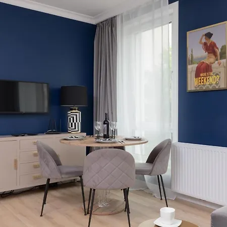 Apartment Stylish Atol With Free Parking In The Heart Of By Renters Gdansk