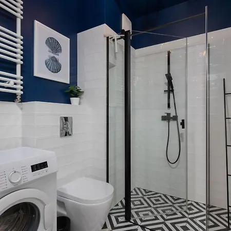 Apartment Stylish Atol With Free Parking In The Heart Of By Renters Gdansk