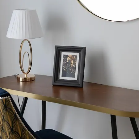 Appartement Stylish Atol With Free Parking In The Heart Of By Renters