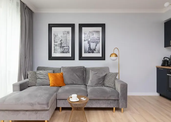 Stylish Atol With Free Parking In The Heart Of By Renters גדנסק