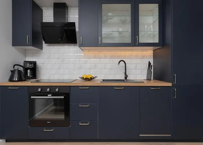 Stylish Atol With Free Parking In The Heart Of By Renters *
