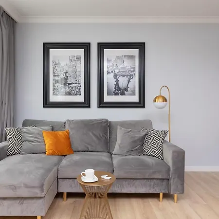 Stylish Atol With Free Parking In The Heart Of By Renters Gdaňsk